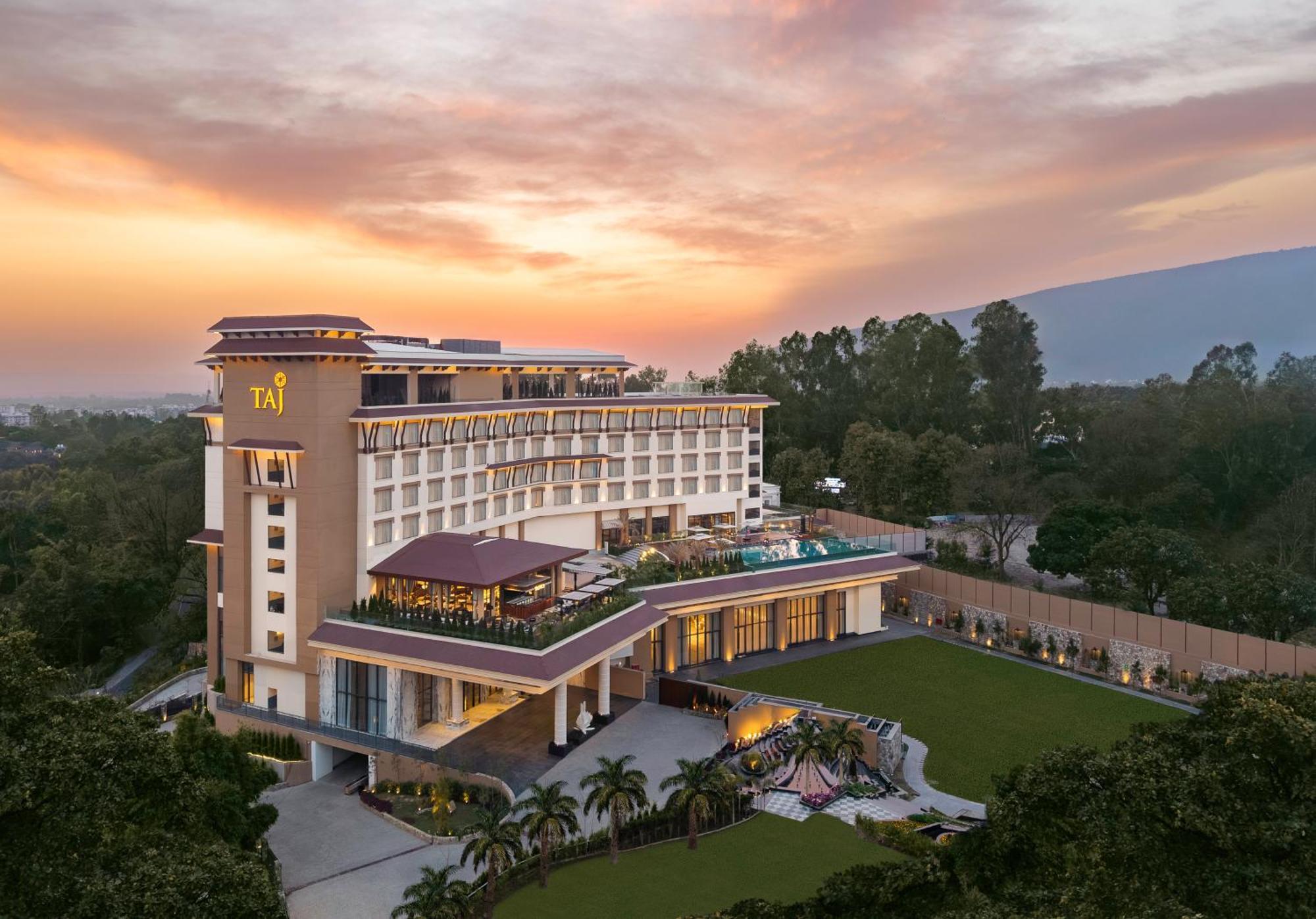 Taj Mussoorie Foothills, Dehradun Hotel Ngoại thất bức ảnh