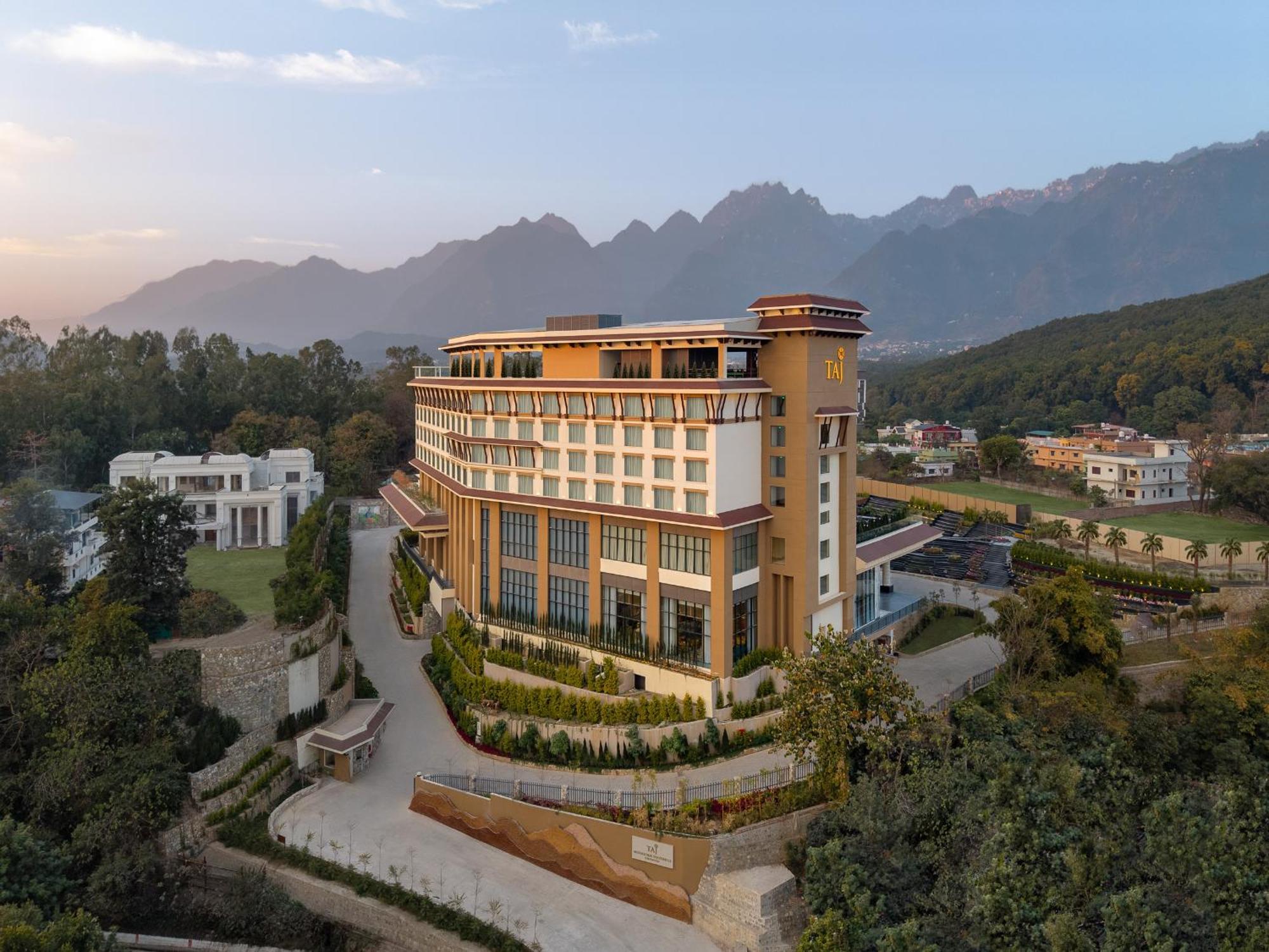 Taj Mussoorie Foothills, Dehradun Hotel Ngoại thất bức ảnh