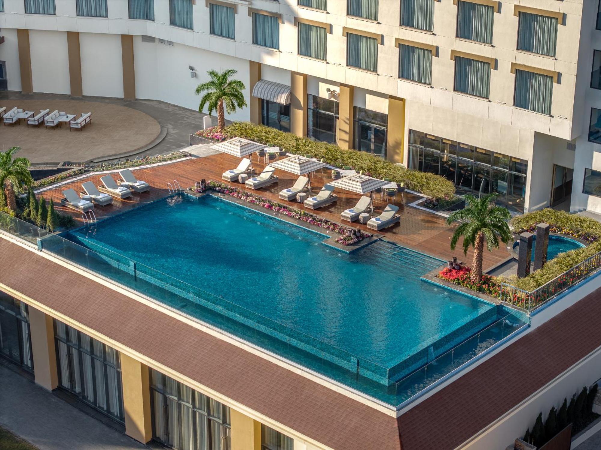 Taj Mussoorie Foothills, Dehradun Hotel Ngoại thất bức ảnh